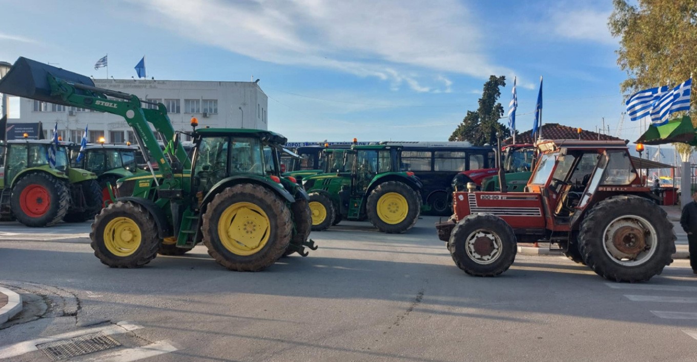 Στο λιμάνι του Βόλου οι Θεσσαλοί αγρότες